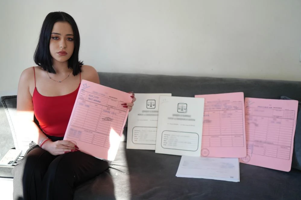 Takıntılı sapık genç kızın hayatını kâbusa çevirdi! 'Balkona bile çıkmaya korkuyorum'