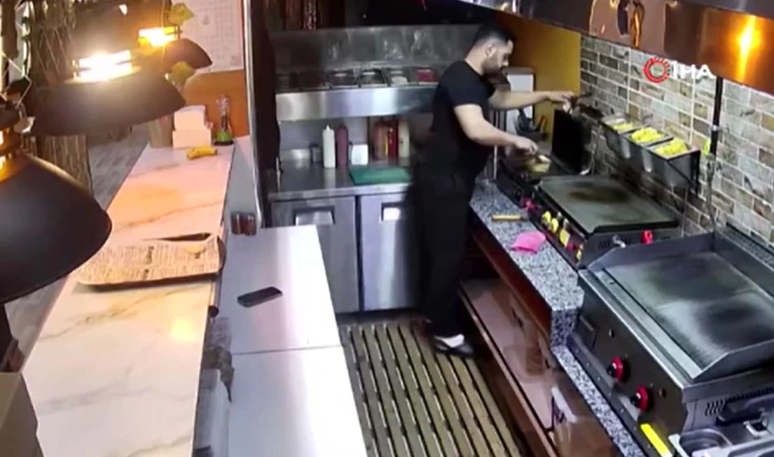 Kahramanmaraş depremi ve panik kamerada!