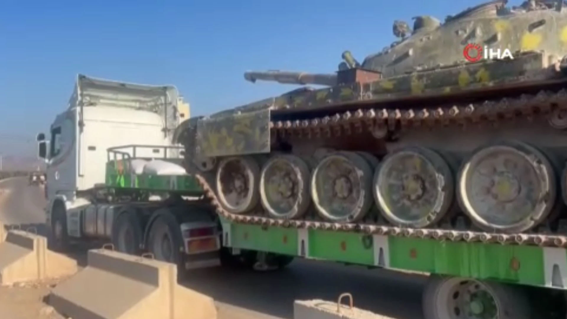 Terör örgütlerinden temizlenen Tel Rıfat'ta ele geçirilen tanklar