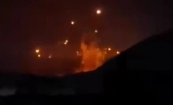 İsrail Şam'ı bombalıyor! Kimyasal silah merkezi de vuruldu