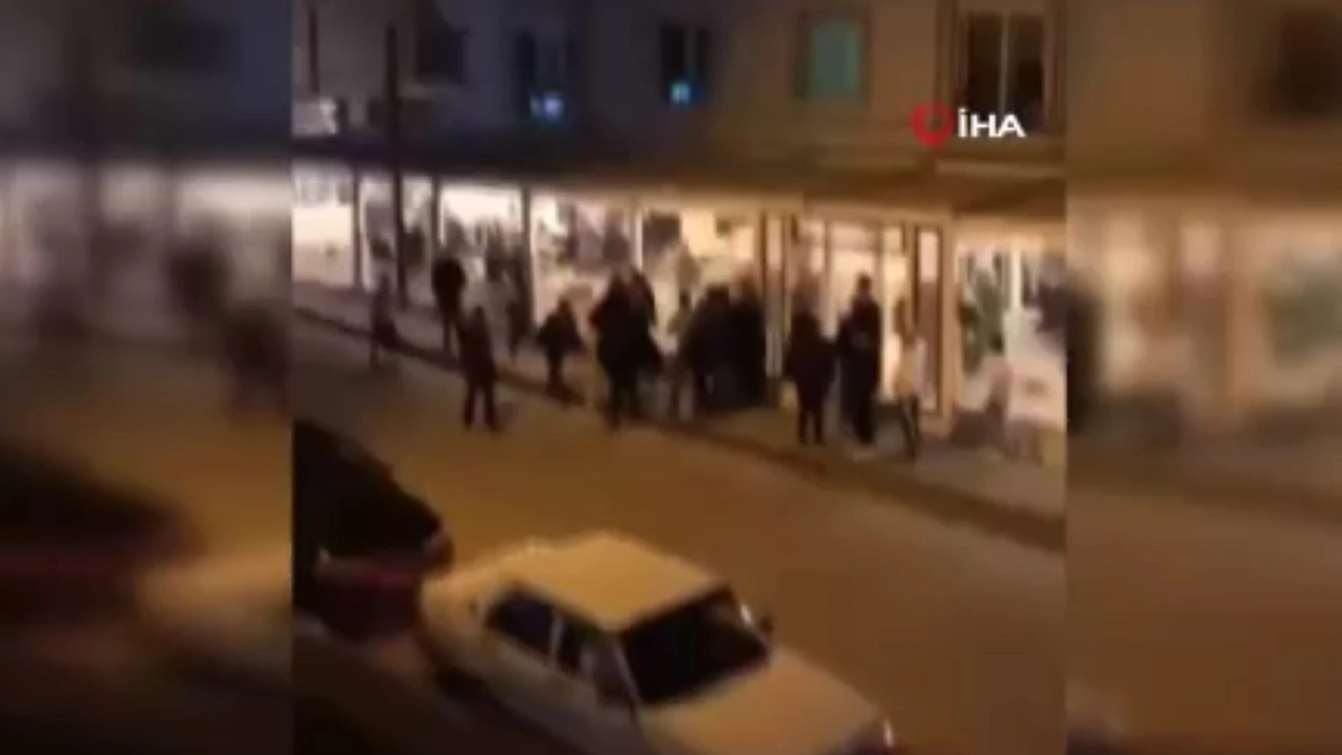 Ankara'da iki grup arasında "laf atma" gerginliği kameraya yansıdı!
