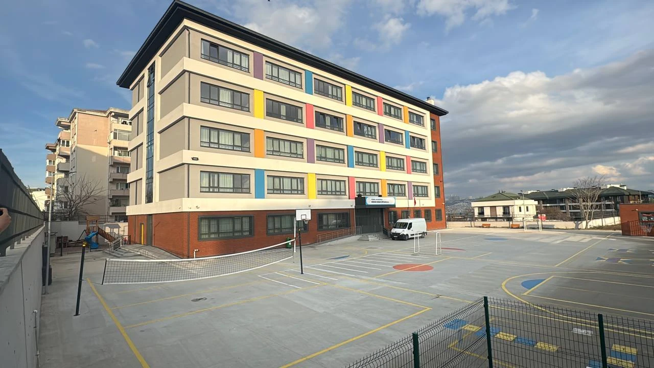 İstanbul'da koku paniği: Okullar boşaltıldı, İGDAŞ sebebini bulamadı