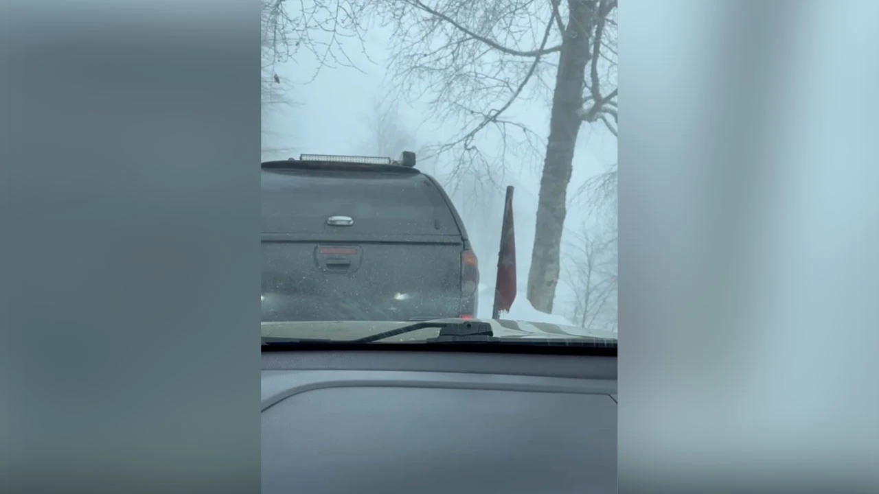 Off-Road pistinde Türk bayrağına örnek saygı gösterisi
