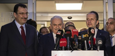 Yeniden Refah Partisi'nde istifa dalgası: 120 kişi AK Parti'ye geçti - Politika