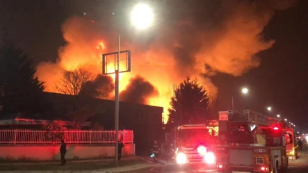 Çerkezköy'deki fabrikada büyük yangın! Onlarca ekip bölgeye yönlendirildi  - RAMAZAN