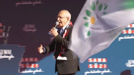 Kılıçdaroğlu'nun Van mitinginde CHP-HDP bayrakları yan yana - Secim-2023
