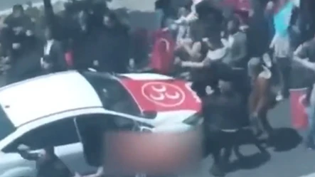 İstanbul'da istenmeyen görüntüler: MHP bayrağı bulunan araca saldırdılar - Secim-2023