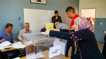Seçmenler sabahın erken saatlerinde oy vermeye koştu! İlk oylar sandıkta... - Secim-2023
