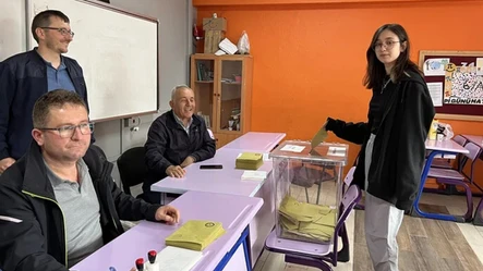 18'ine bastı, ilk oyunu kullandı: Seçimlerimiz, ülkemiz için hayırlı olsun - Secim-2023