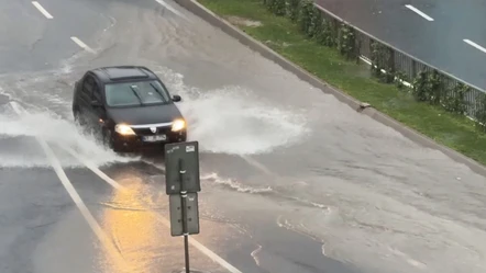 İstanbul'da sağanak yağış: Sürücüler zor anlar yaşadı - Gündem