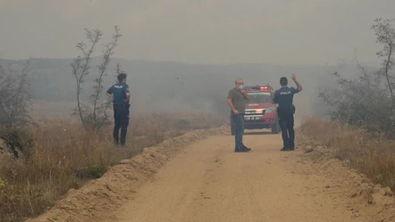 Kırklareli'nde otluk alanda yangın: Polis bidonlarla destek verdi - Gündem