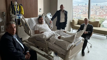 Aziz Yıldırım'dan silahlı saldırıya uğrayan Serhat Akın'a geçmiş olsun ziyareti - Futbol