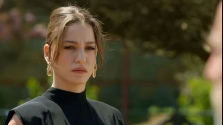 Serenay Sarıkaya ilk kez evini paylaştı! Kapısız eve bakın ne takmış - Magazin