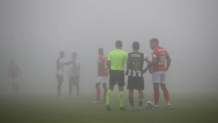 Nacional-Benfica maçı 9. dakikada durdu! Neden ertelendiği gündem oldu - Aktüel