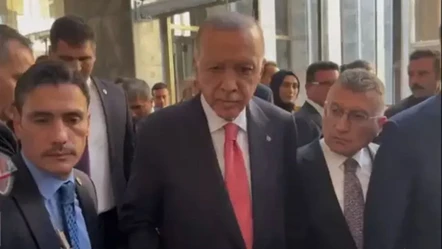 Cumhurbaşkanı Erdoğan ve daha önce ojelerine şaşırdığı muhabirle gülümseten diyalog! 'Rüya yanıt versin' - Politika