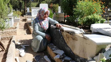 Eşinin mezarını görünce kahroldu! Kadının iddiası şoke etti: "Benimle evlenmek isteyenler yapmış olabilir" - Gündem