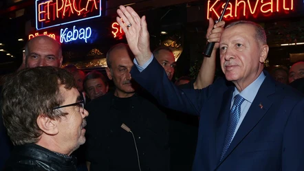 Cumhurbaşkanı Erdoğan çorbacıdaki vatandaşlarla sohbet etti!  - Politika