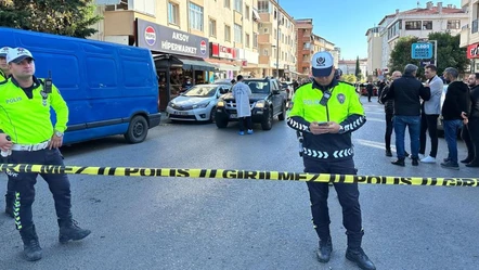 Üsküdar'da polise çekiç ve silahlı saldırı! Yaralılar var - Gündem