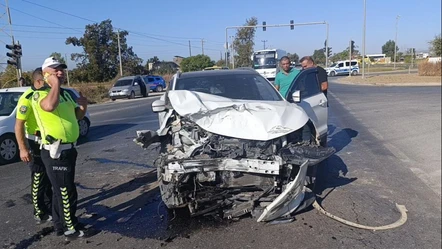 Trafik ışıkları arızalandı, ortalık savaş alanına döndü: Çok sayıda yaralı var - Gündem