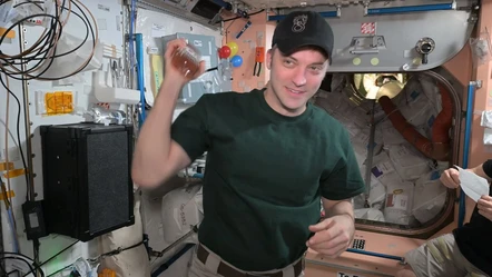 NASA astronotu uzayda ketçap içti, video viral oldu! 'Bütün gün izleyebilirim' - Dünya