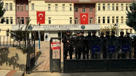 3 belediyeye kayyum sonrası Diyarbakır ve Şanlıurfa'da yasaklama kararı! - Politika