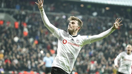 Beşiktaş'ın eski futbolcusu Adem Ljajic basketbolcu oldu! Novi Pazar ile maçlara çıkacak  - Spor