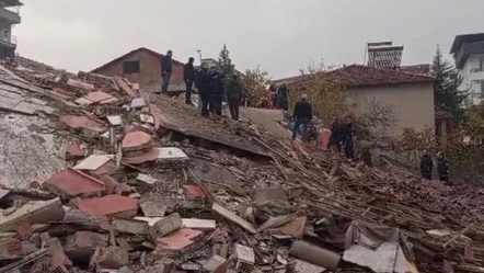 Malatya'da yıkım sırasında göçük: 1 işçi enkaz altında kaldı - Gündem