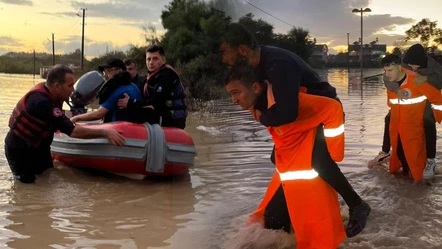 AFAD 18 ile sarı ve turuncu kodlu uyarı sonrası sahaya indi! 106 kilo yağdı 236 kişi kurtarıldı! 4 ile daha uyarı - Gündem