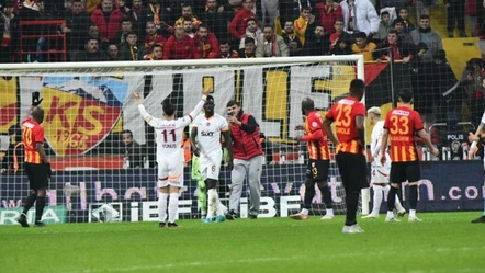 Kayserispor - Galatasaray maçında ilginç anlar! Bir anda sahaya indi - Spor