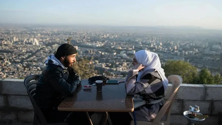 Esad sonrası huzurlu Suriye! Aileler 14 yıl sonra Kasyun Dağı’nda Şam'ı izliyor - Dünya