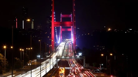 15 Temmuz Şehitler Köprüsü çift yönlü trafiğe kapatıldı! Alevler yükseliyor - Gündem