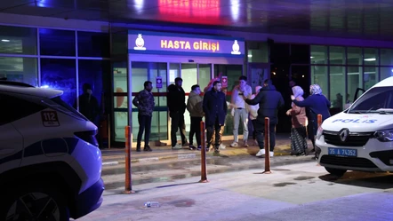 İzmir'de korkunç gece! Parkı kana bulandılar: 7 gencin her yerinde bıçak darbeleri var - Gündem