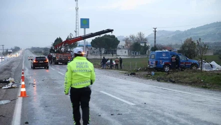 Denizli'de iki otomobilin çarpıştığı kazada ölü sayısı yükseldi - Gündem