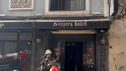 İstanbul Beyoğlu'nda otel yangını! Çok sayıda ekip sevk edildi - Gündem