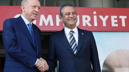 CHP lideri Özgür Özel Cumhurbaşkanı Erdoğan'ı arayarak yeni yılını kutladı - Politika