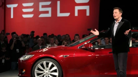 Elon Musk 'oyun oynarken' duyurdu: Tesla araçlarında yeni dönem başlıyor - Teknoloji