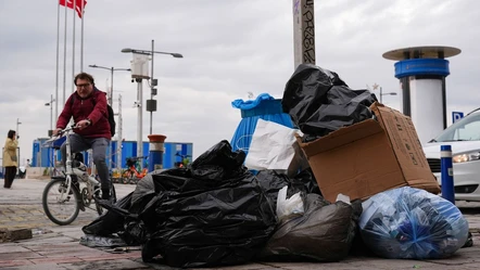 İzmir'de çöp krizi! Grev dalga dalga büyüyor, kirli sokaklar vatandaşların sabrını taşırdı - Gündem