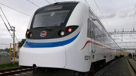 İzmir'de korkunç olay! Tren rayına düştü, feci şekilde can verdi - Gündem