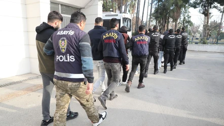 Yüzlerce vatandaşı dolandırdılar!190 milyonluk vurguna polis darbesi - Gündem