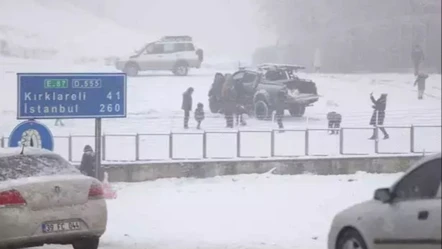 İstanbul’a kar ne zaman gelecek? Meteoroloji uyarmıştı kar başladı - Aktüel