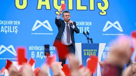 CHP lideri Özgür Özel tepkilere kulak asmıyor! Bir kırmızı kart da parti üyelerine - Politika