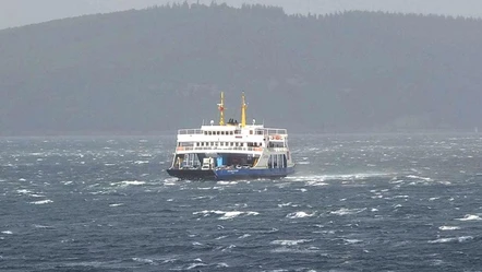 Deniz ulaşımına fırtına engeli! Bazı feribot seferleri iptal edildi - Gündem