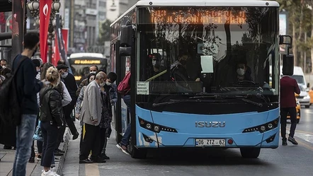 Öğrenci ve 65 yaş üstüne kötü haber: İndirimli ulaşım kaldırıldı! O tarihten itibaren geçerli olmayacak - Ekonomi