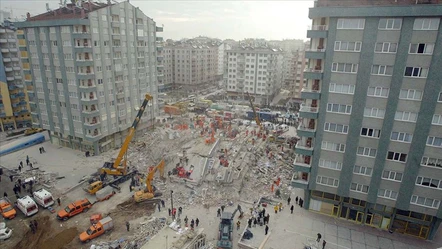 Konya Zümrüt Apartmanı ölenlerin isimleri! 2004 yılında çökmüştü - Aktüel