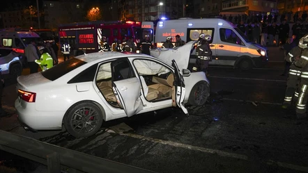 İstanbul'da korkunç zincirleme kaza! Tek ölen motosiklet sürücüsü, 9 da yaralı var - Gündem