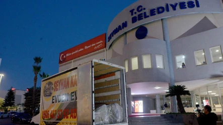 CHP'li Seyhan Belediyesi'ne haciz geldi! Eşyalarına el konuldu  - Politika