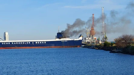 Samsun Limanı'ndan korku dolu anlar! Yük gemisinden alevler yükseldi - Gündem