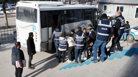 Araç kiralamak isteyenlere büyük tuzak! Karı - koca ve bacanağın kurduğu çete çökertildi - Gündem