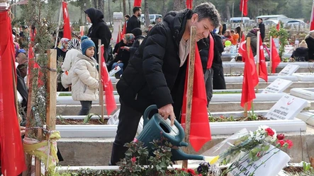 Acılı babadan yürek yakan sözler! Enkaz altındaki kızının elini bir saniye bırakmamıştı - Gündem