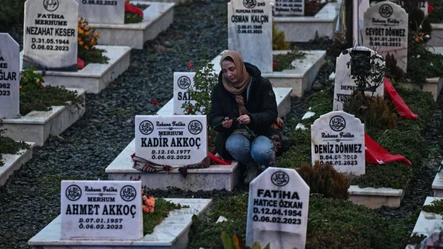 Hatay'da tüyleri diken diken eden anlar! Binlerce kişi hep bir ağızdan haykırdı: 'Sesimi duyan var mı?' - Gündem